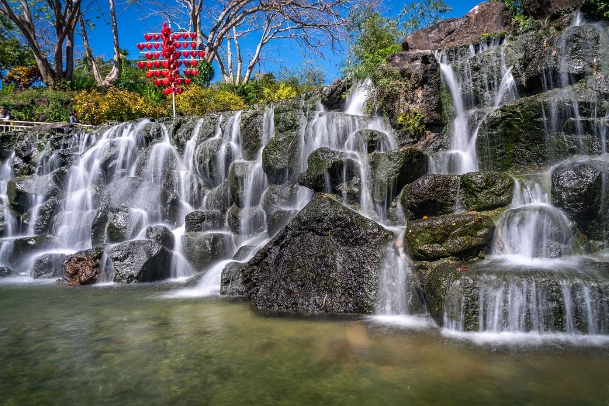 Discover the magic of Da Nang Waterfall with Suoi Mo Waterfall
