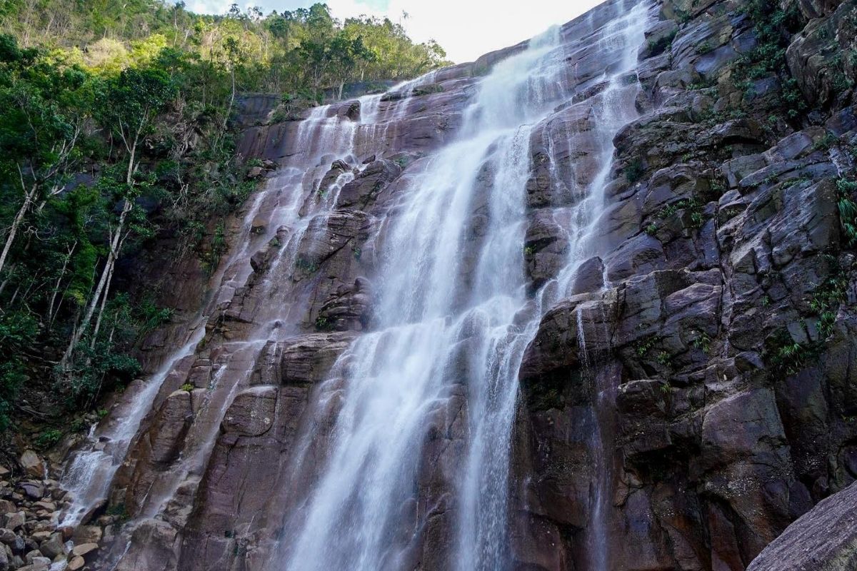Khe Lim Waterfall in Da Nang Waterfall