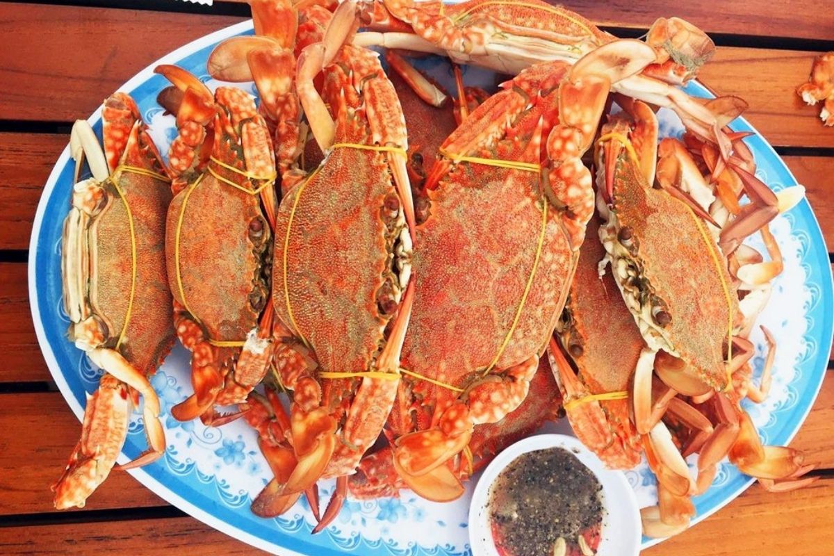 Discover mouthwatering Phu Quoc Local Specialties with Ham Ninh Crab