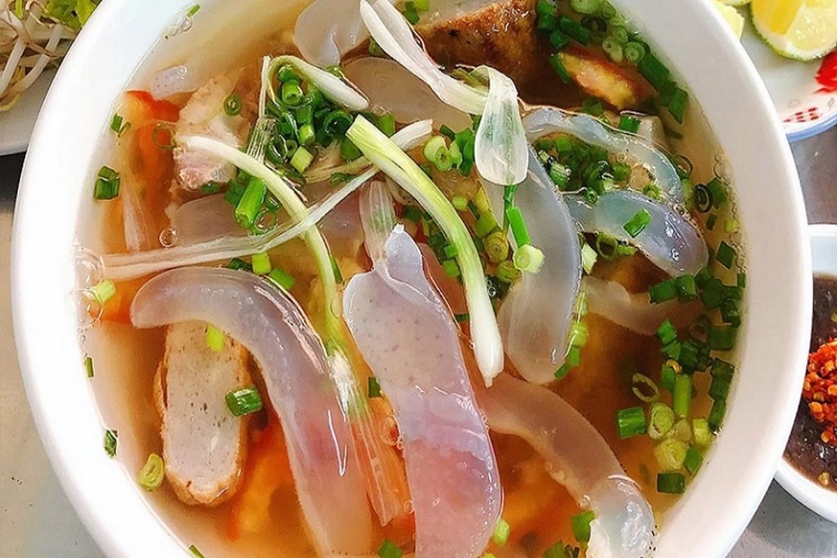 Enjoy Bun Sua Nha Trang of Nha Trang Vietnamese cuisine