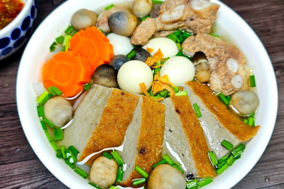 Banh canh cha ca