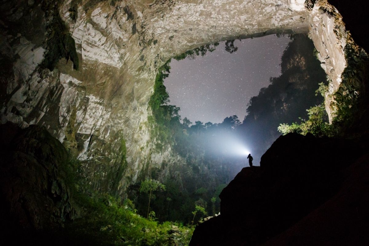 Discover Son Doong Cave with Vietnam attractions in 2025