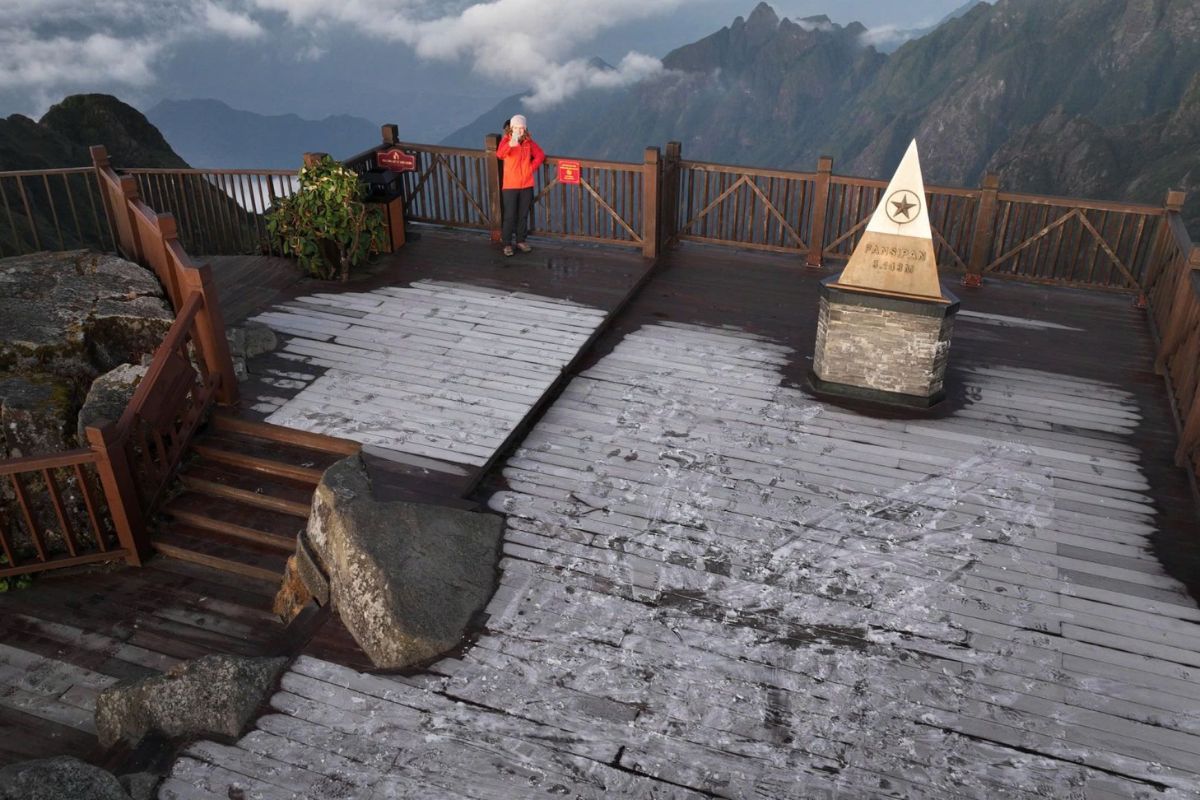 Fansipan peak