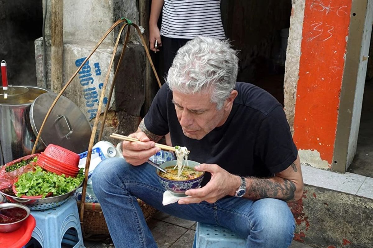 Explore Old Quarter with Vietnamese street food tours