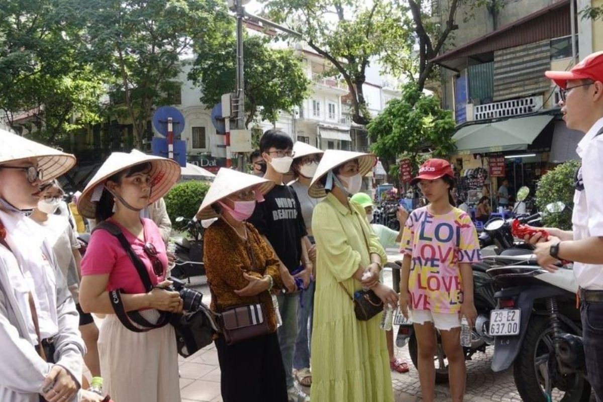  Discover Hanoi Chinatown by Guided Walking Tour