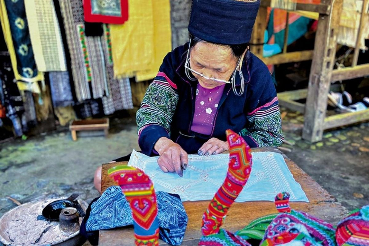 Witness handwoven fabrics with 