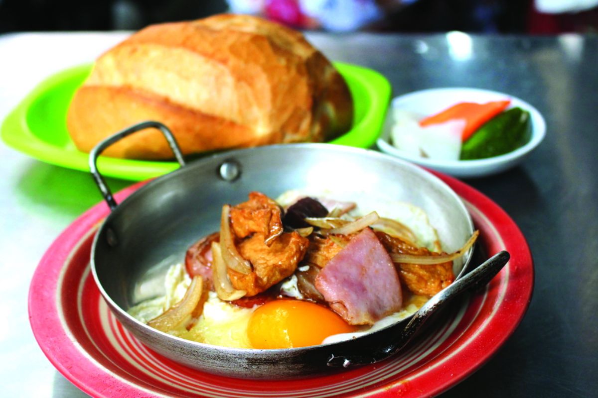 Banh Mi Chao Hoa Ma
