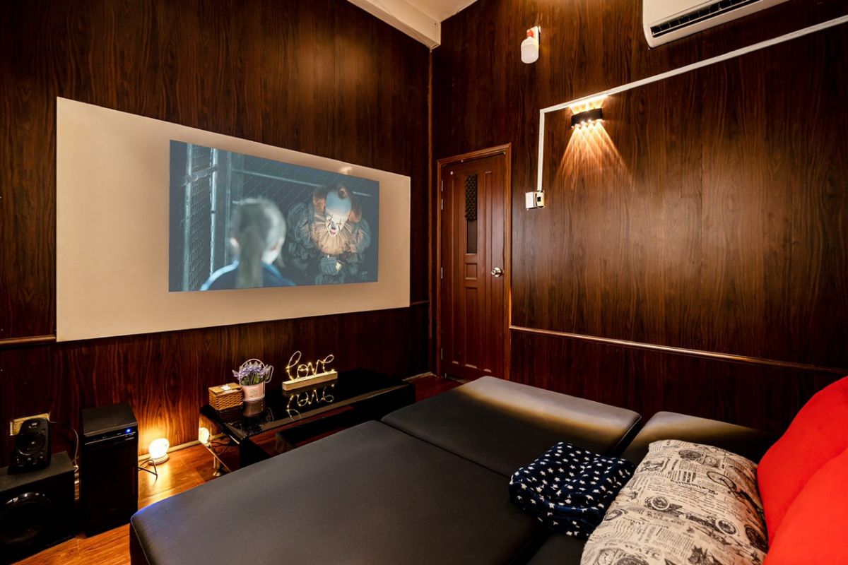 Couple Cinema - District 10