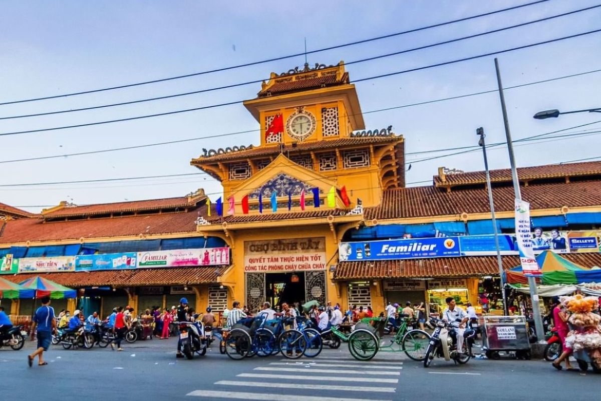 Binh Tay Market