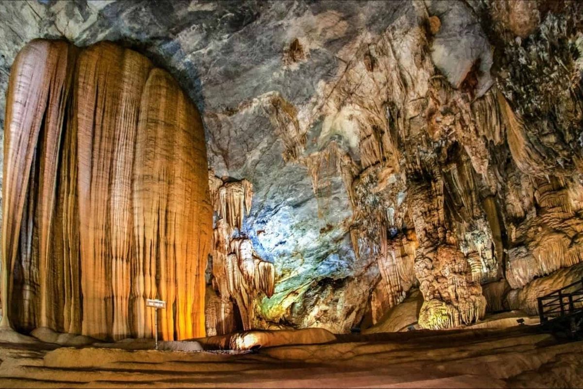 Paradise Cave Vietnam