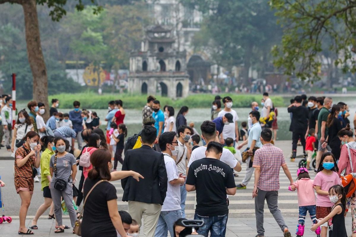 A peaceful stroll around Hoan Kiem Lake marks a good time to visit Vietnam