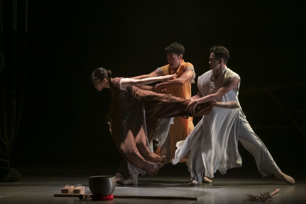 The Mist: Rural Dance