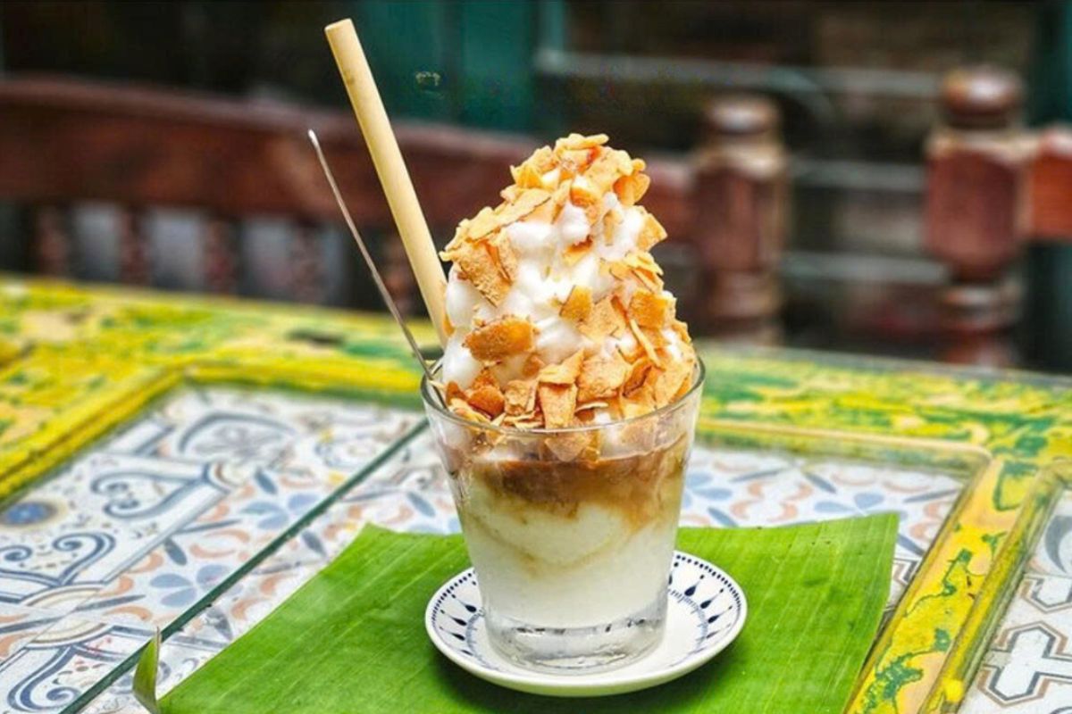 Mid-Range Coconut Coffee with Qi Garden Cafe