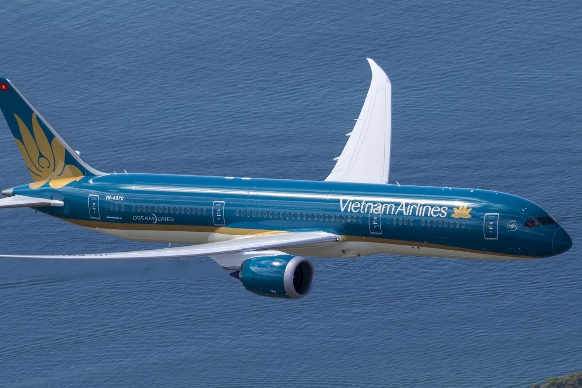 Flight Da Nang to Ha Long Bay by Vietnam Airlines 