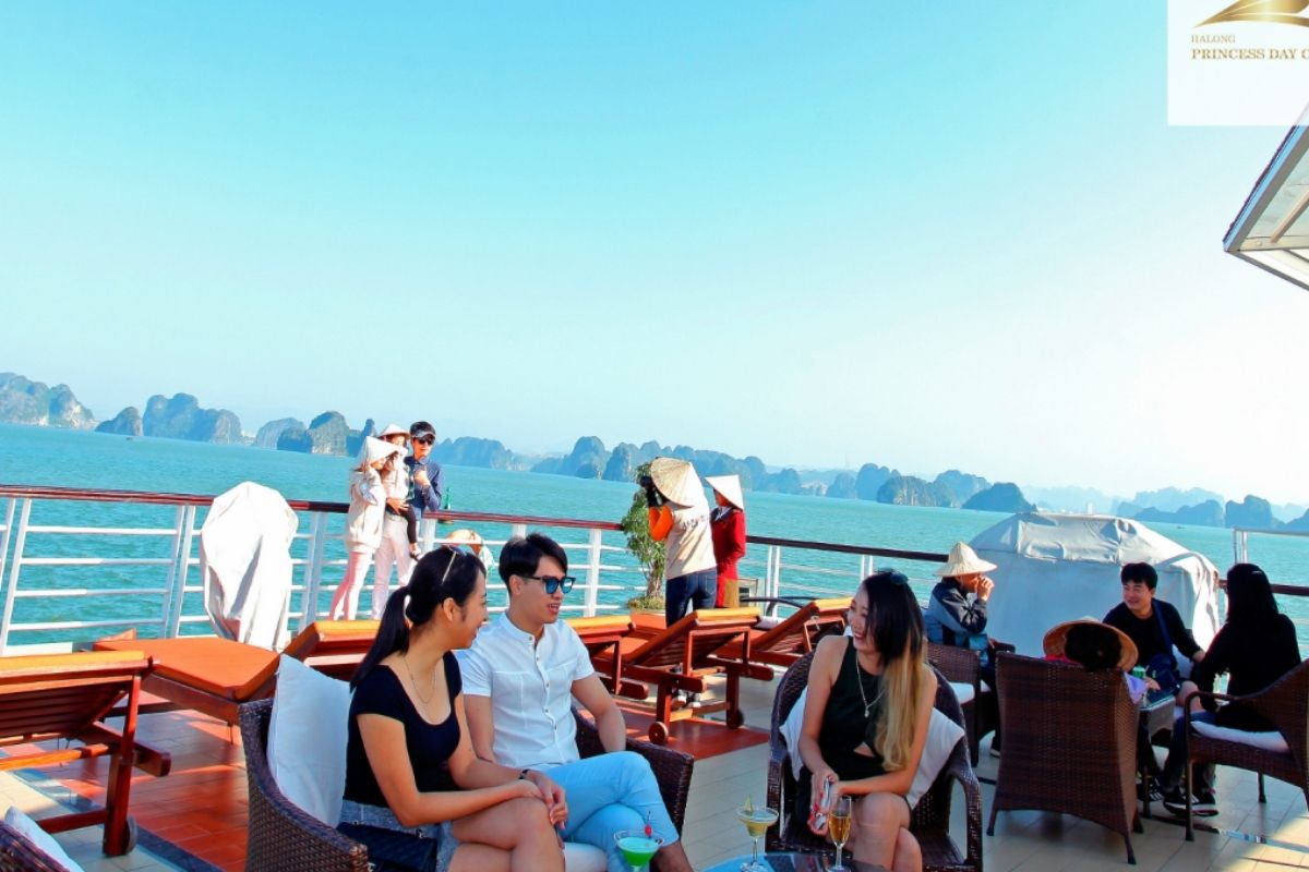 Sundeck Sky Bar