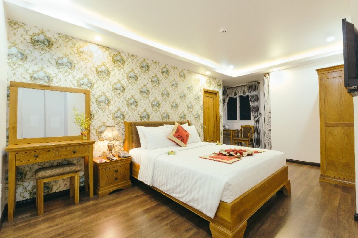 Modern Deluxe Room at The Airport Hotel
