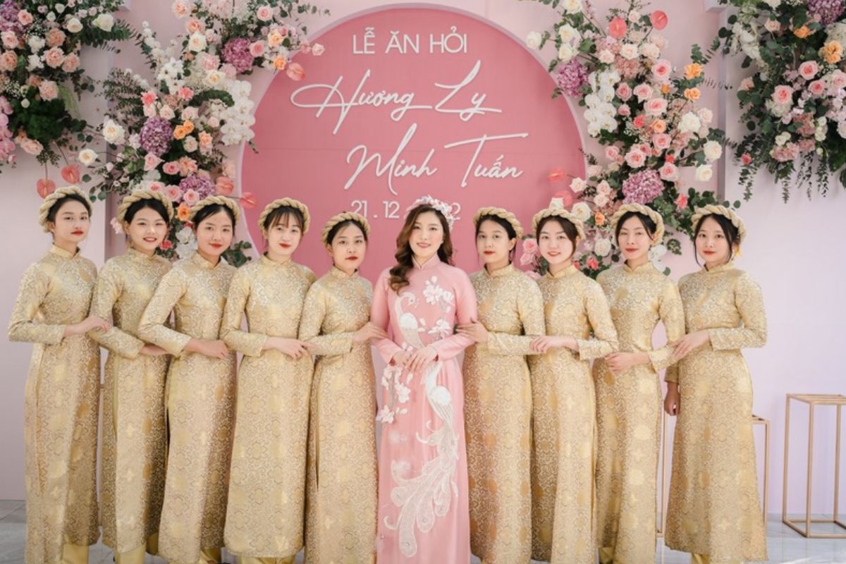 Southern Bride Wears Pastel Ao Dai