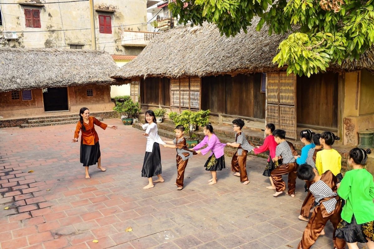 Discover the joy of Vietnamese Traditional Games with Rong Ran Len May