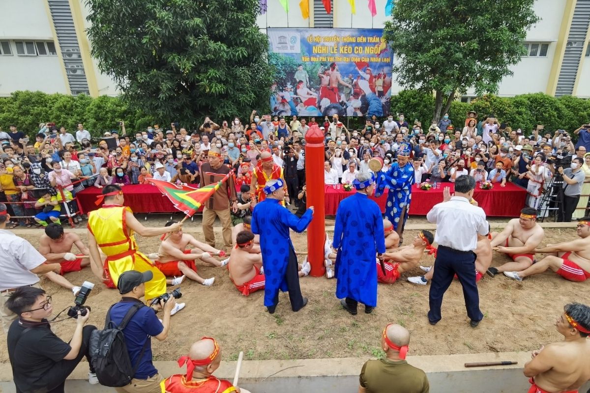 Enjoy the atmosphere of Keo Co with Vietnamese Traditional Games
