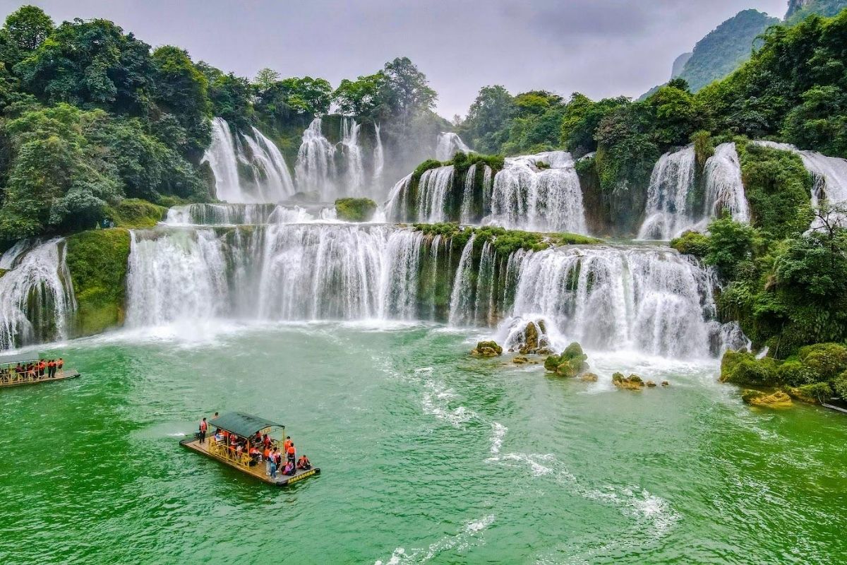 Hanoi Ban Gioc Waterfall