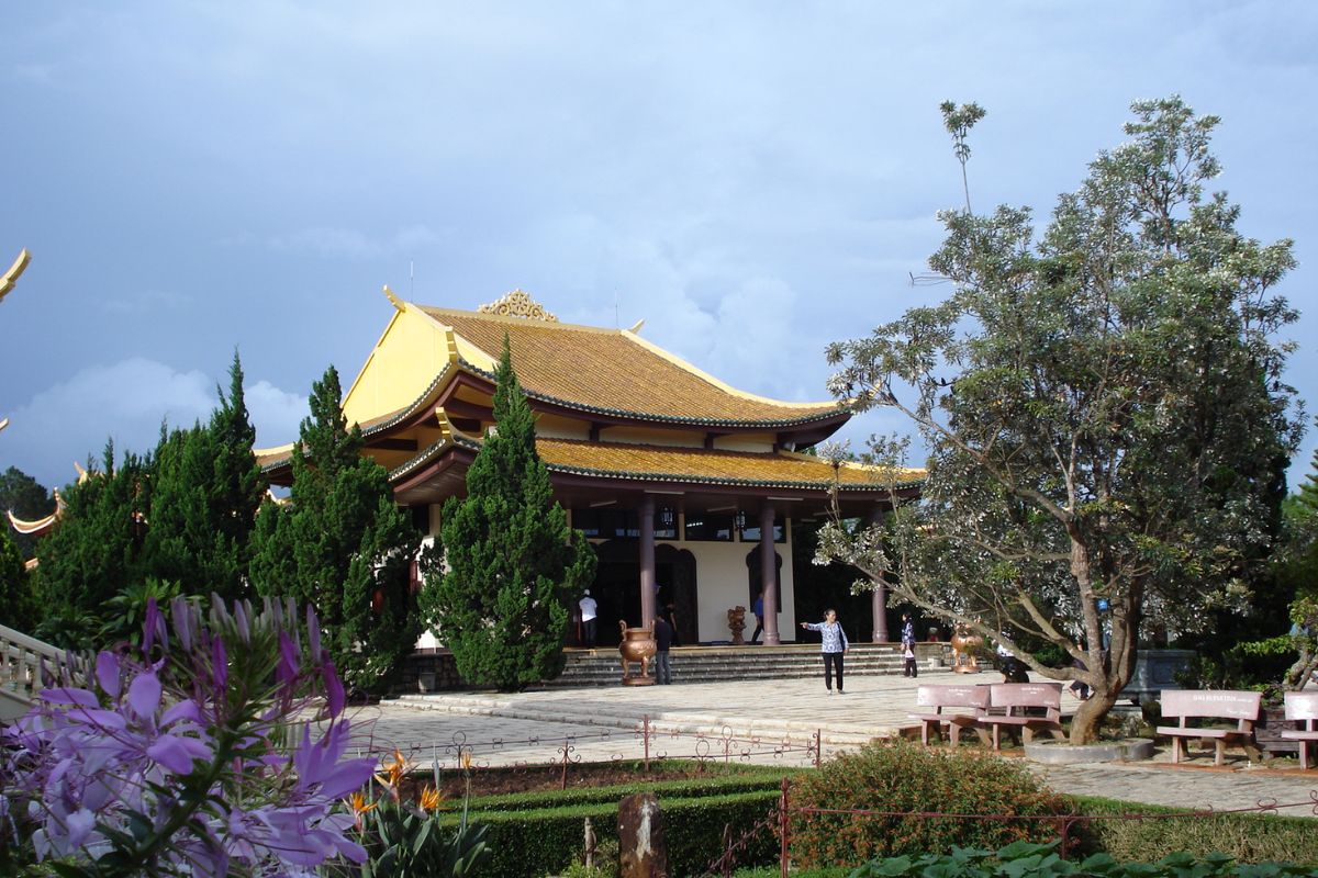 Truc Lam Buddhist Pagoda
