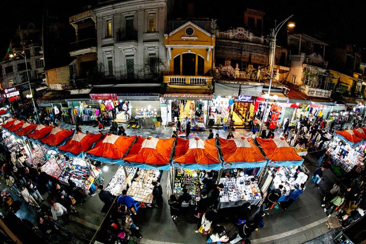 Dong Xuan Night Market
