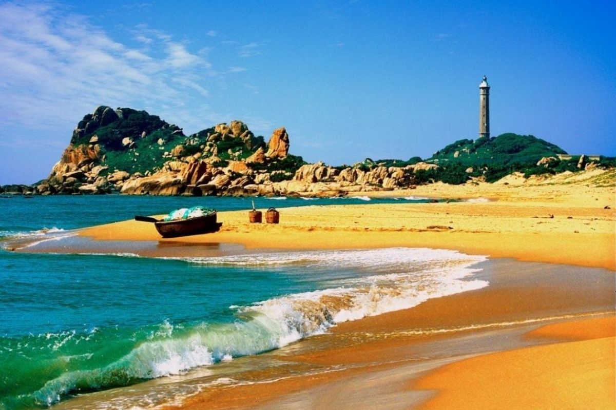 Mui Ne with Saigon to Hanoi by Motorbike
