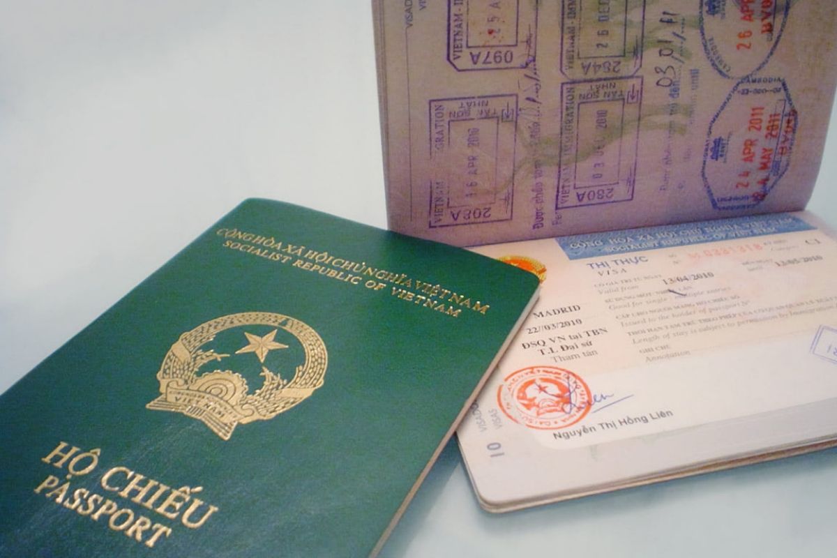 how to stay in Vietnam long term with Tourist Visa (DL/E-visa)