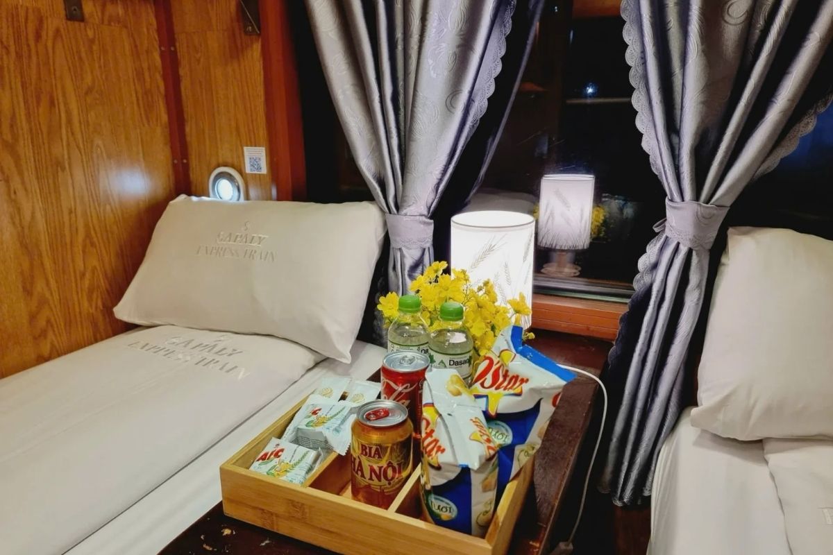 VIP 2-bed includes light food