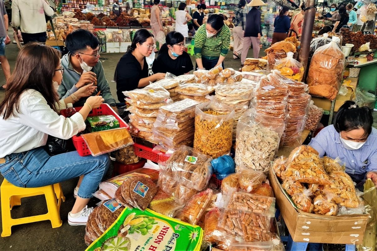 Discover the best Local Market in Da Nang for food with Han Market