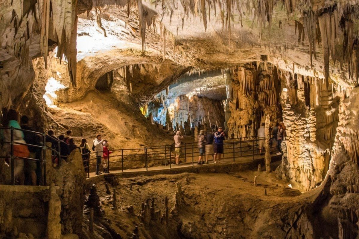 Trekking to Hang Mo Luong with Mai Chau Weather January