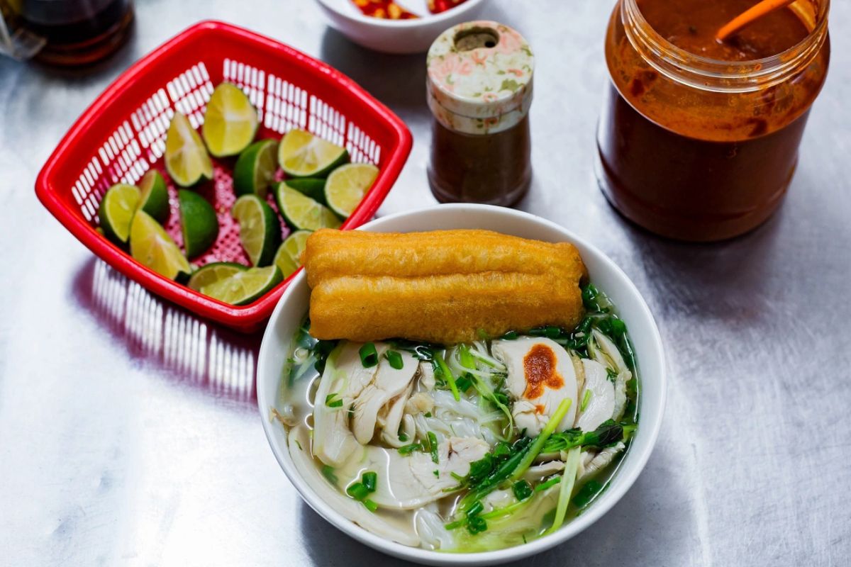Pho Ga Nguyet -Michelin Restaurant Hanoi