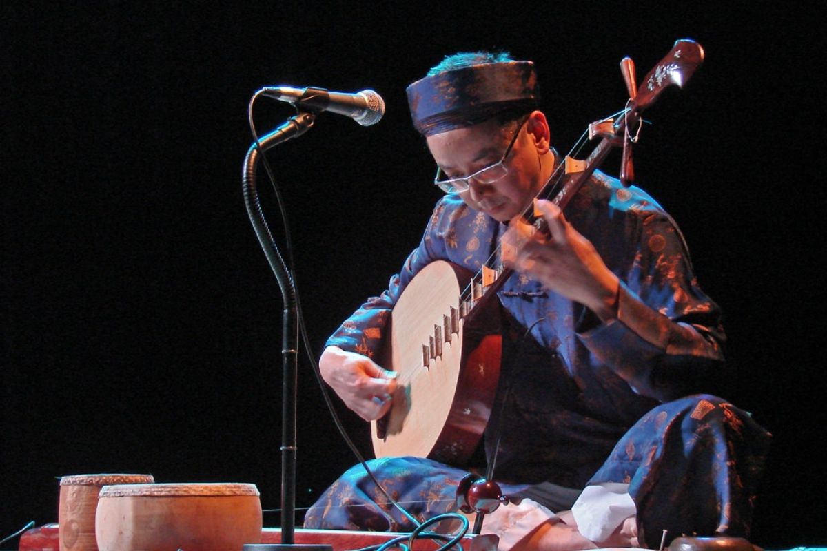 Dan Nguyet of Traditional Vietnamese Instruments