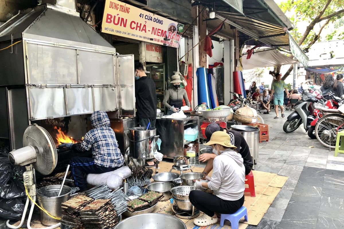 Bun Cha 41 Cua Dong - Hanoi street food restaurant