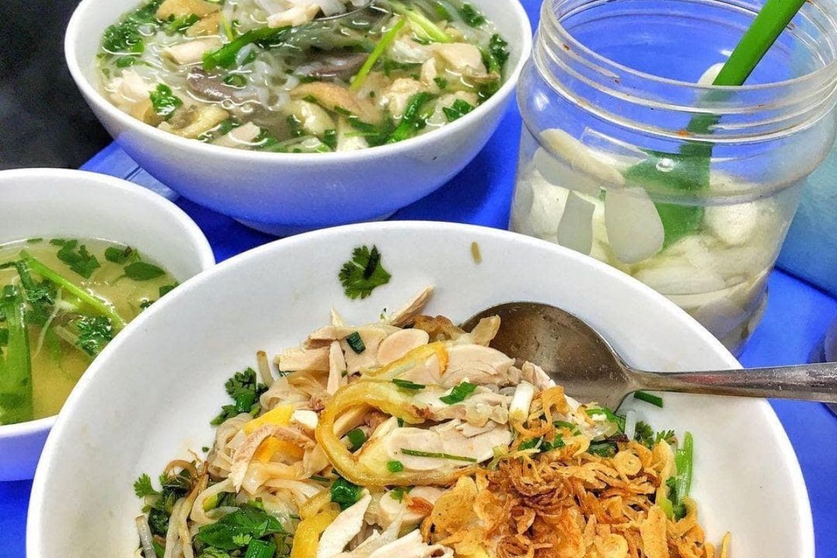 Explore the taste of Pho Ga Nguyet with Hanoi street food restaurant