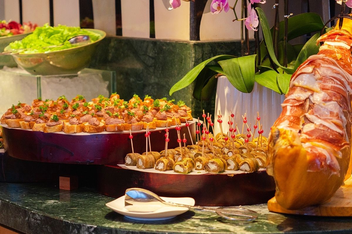 Sunday Royal Buffet at Novotel Da Nang Buffet