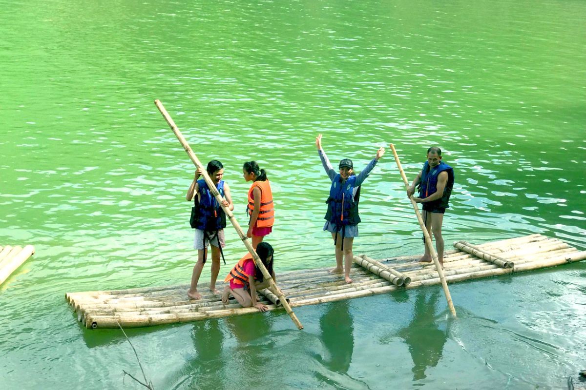 Bamboo Rafting 