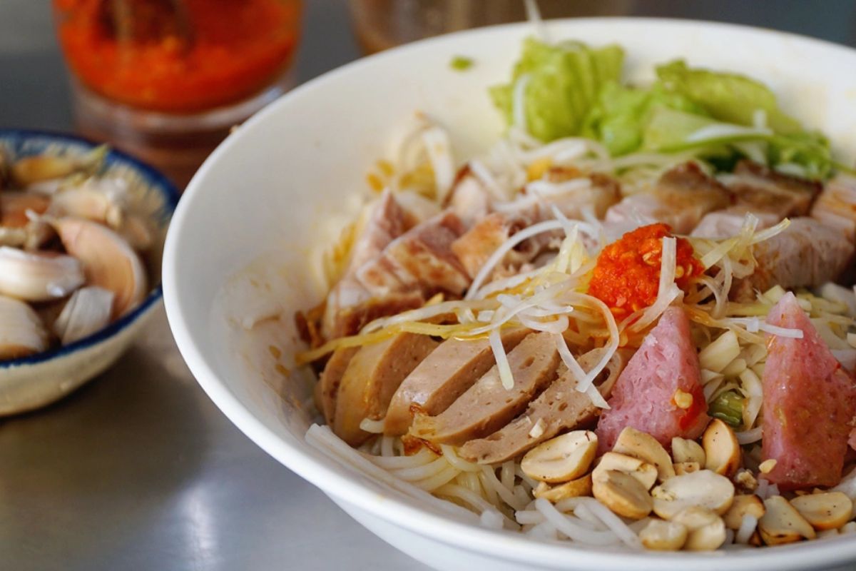 Bun Man Nem At Han Market 