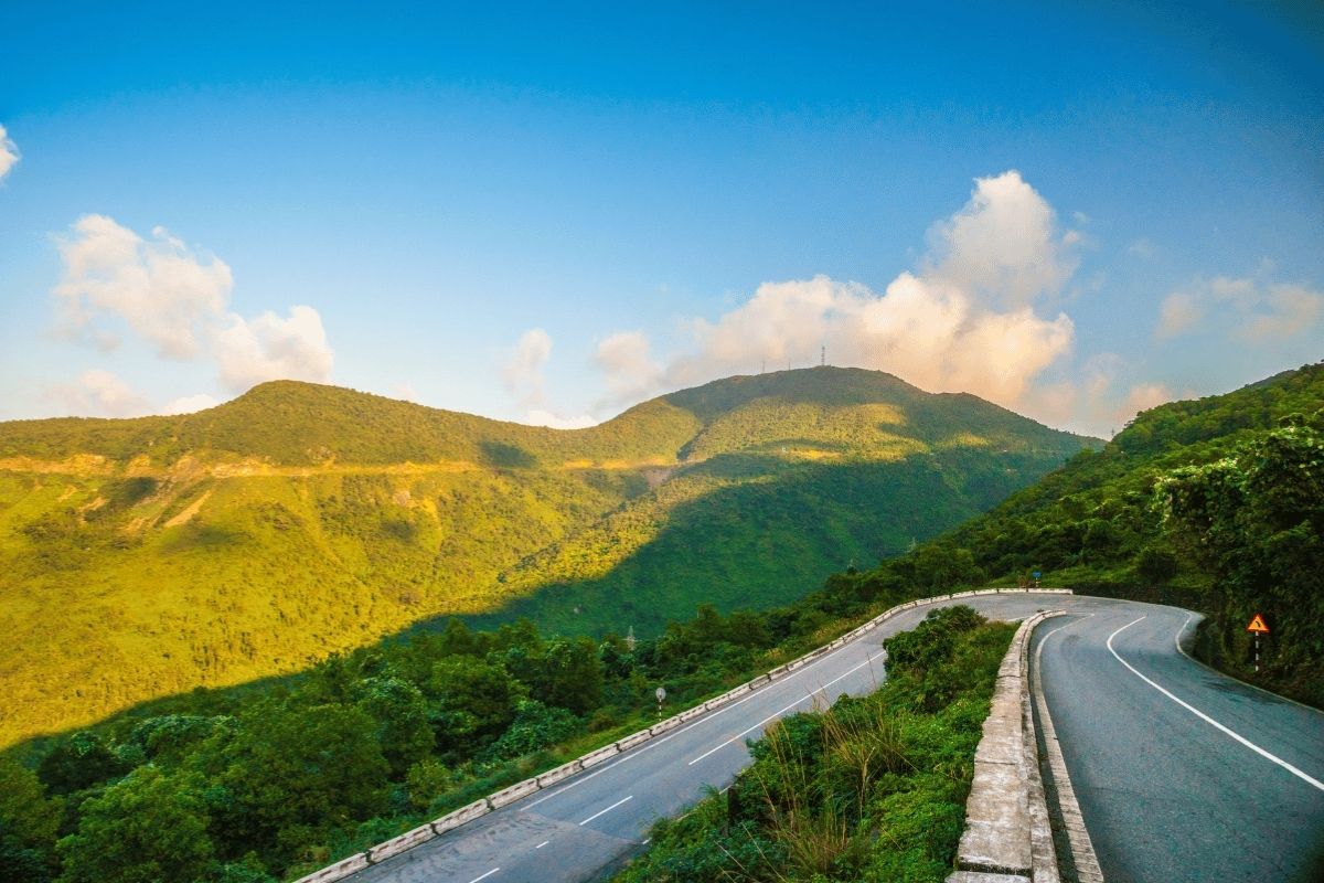 Hai Van Pass crowns Hanoi-Hoi An journey
