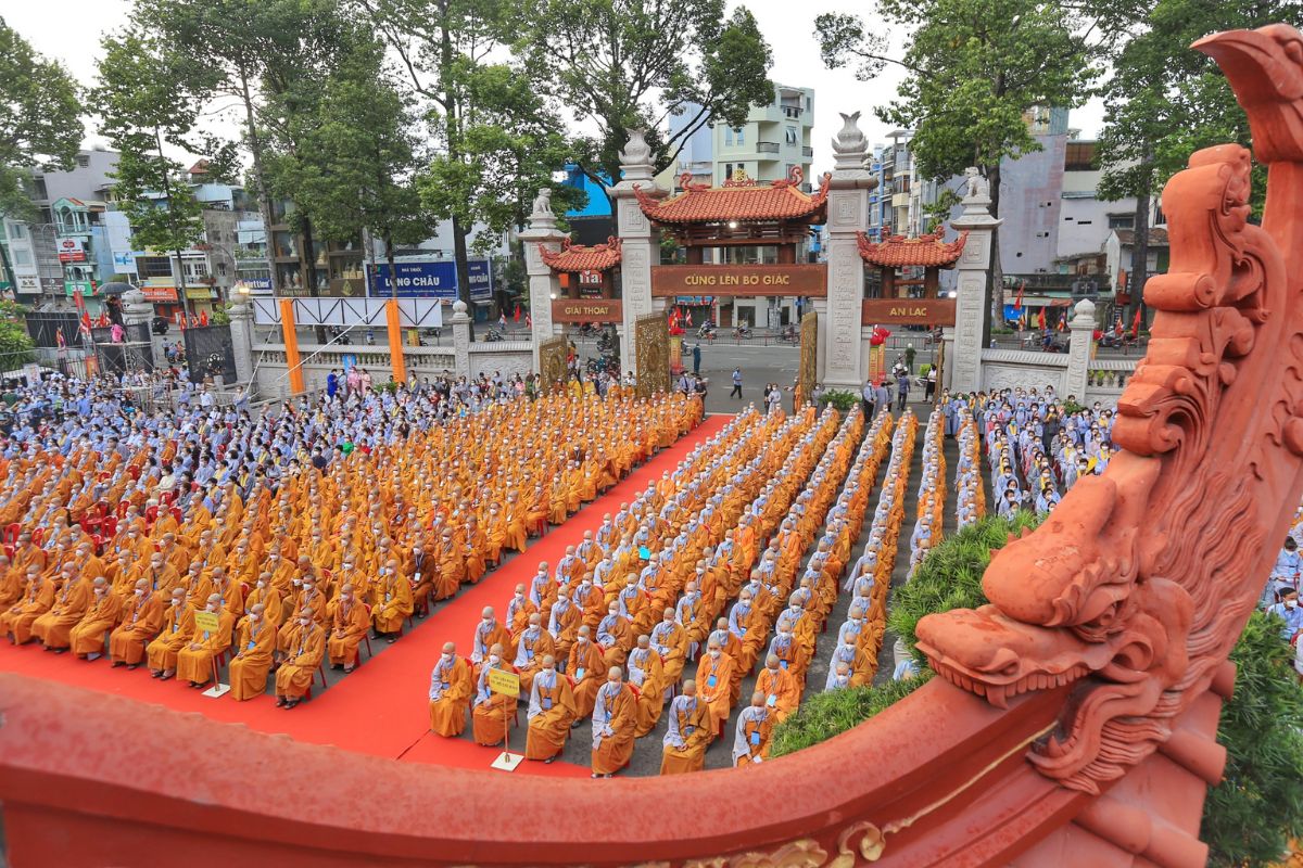 South Vietnam May: full moon rituals