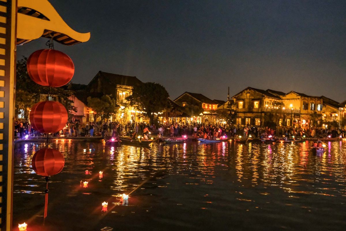 Discover the best of Summer in Vietnam with Hoi An Lantern Festival