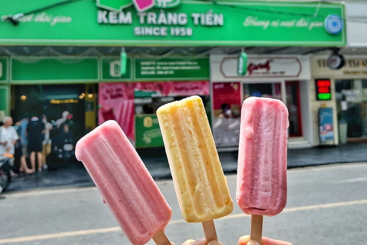 Kem Trang Tien at 35 Trang Tien Street