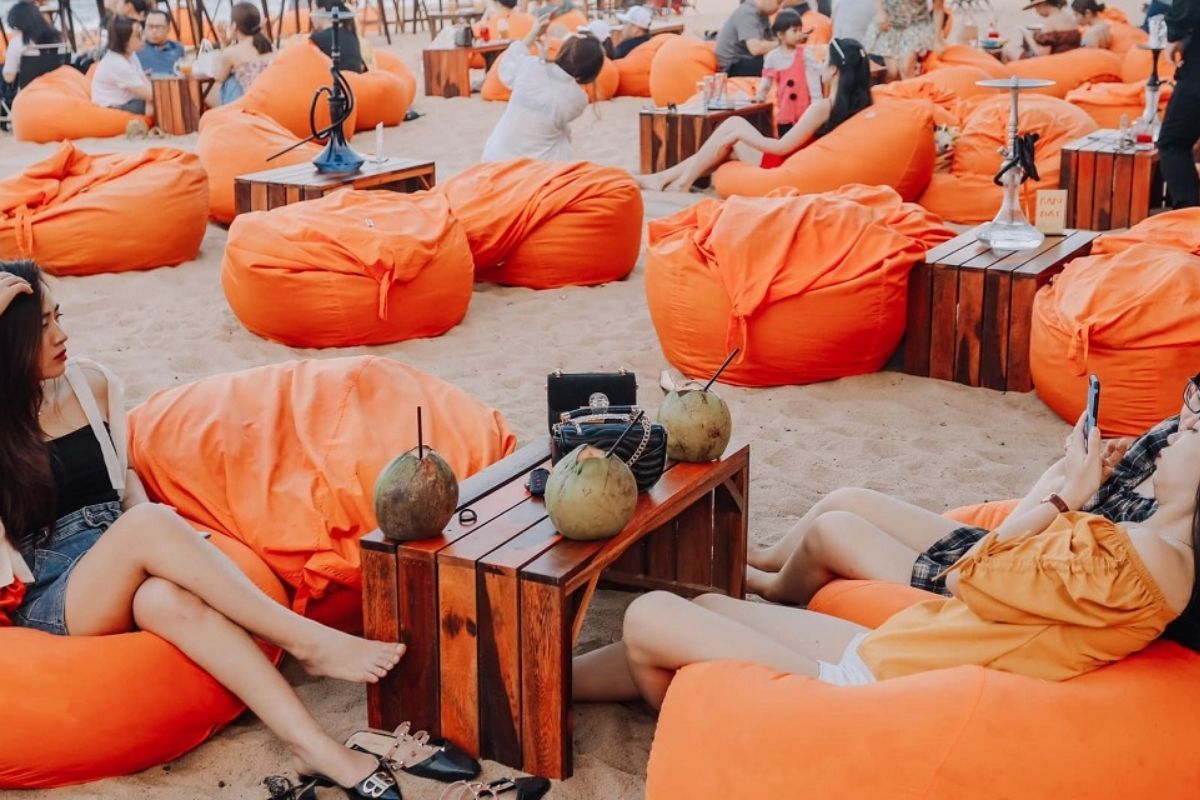 Z Beach blends sea and coffee vibes