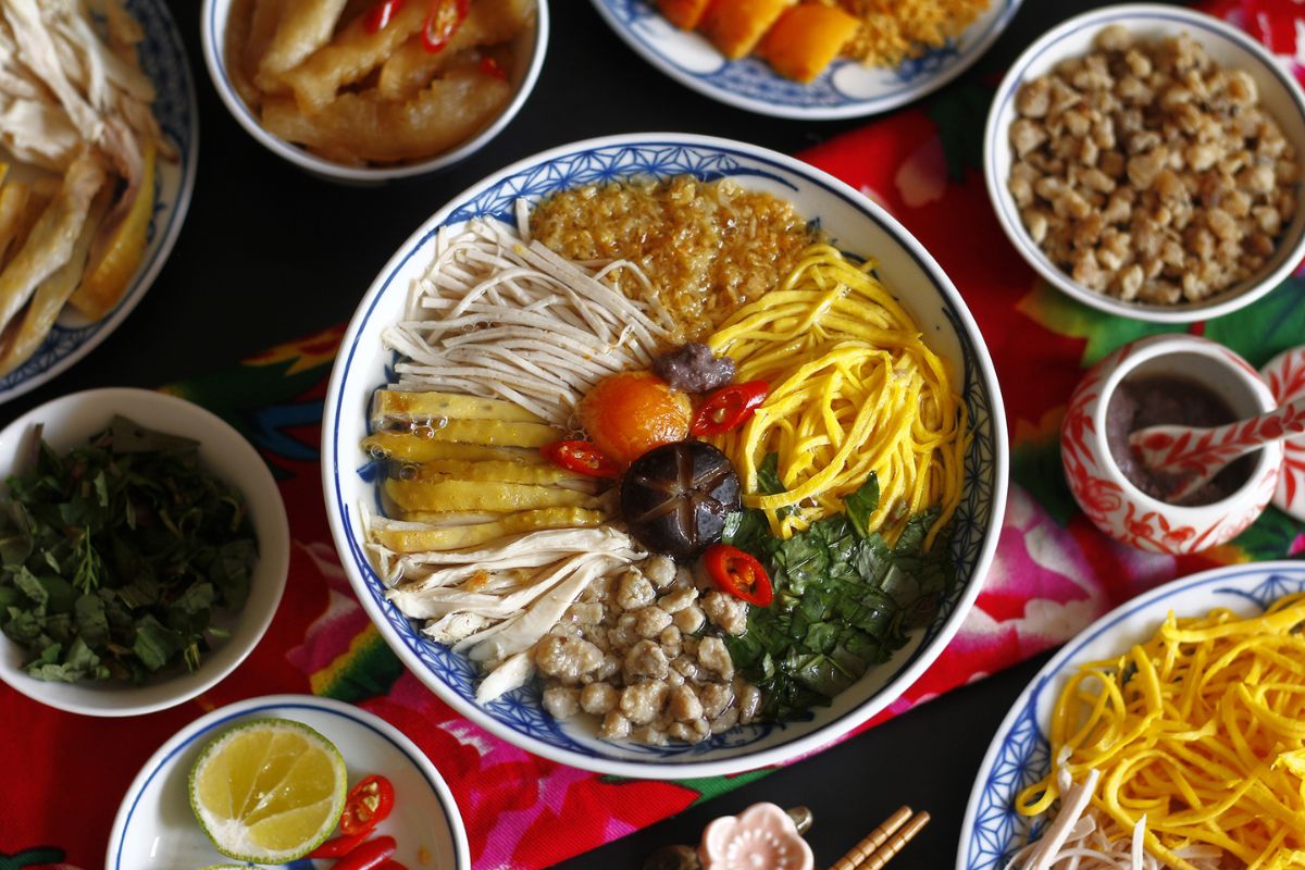 Bun Thang Cau Go - Hanoi local food in 2025