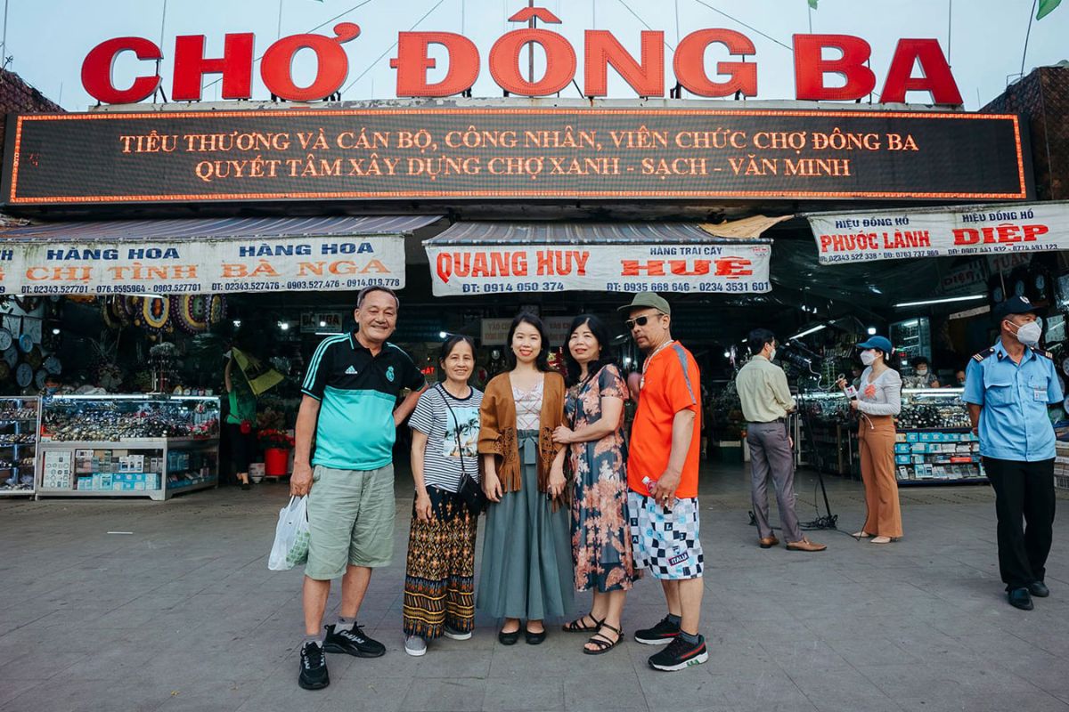 Dong Ba Market