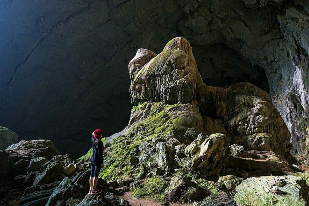 Trekking Kho Muong Cave with Pu Luong walking tours