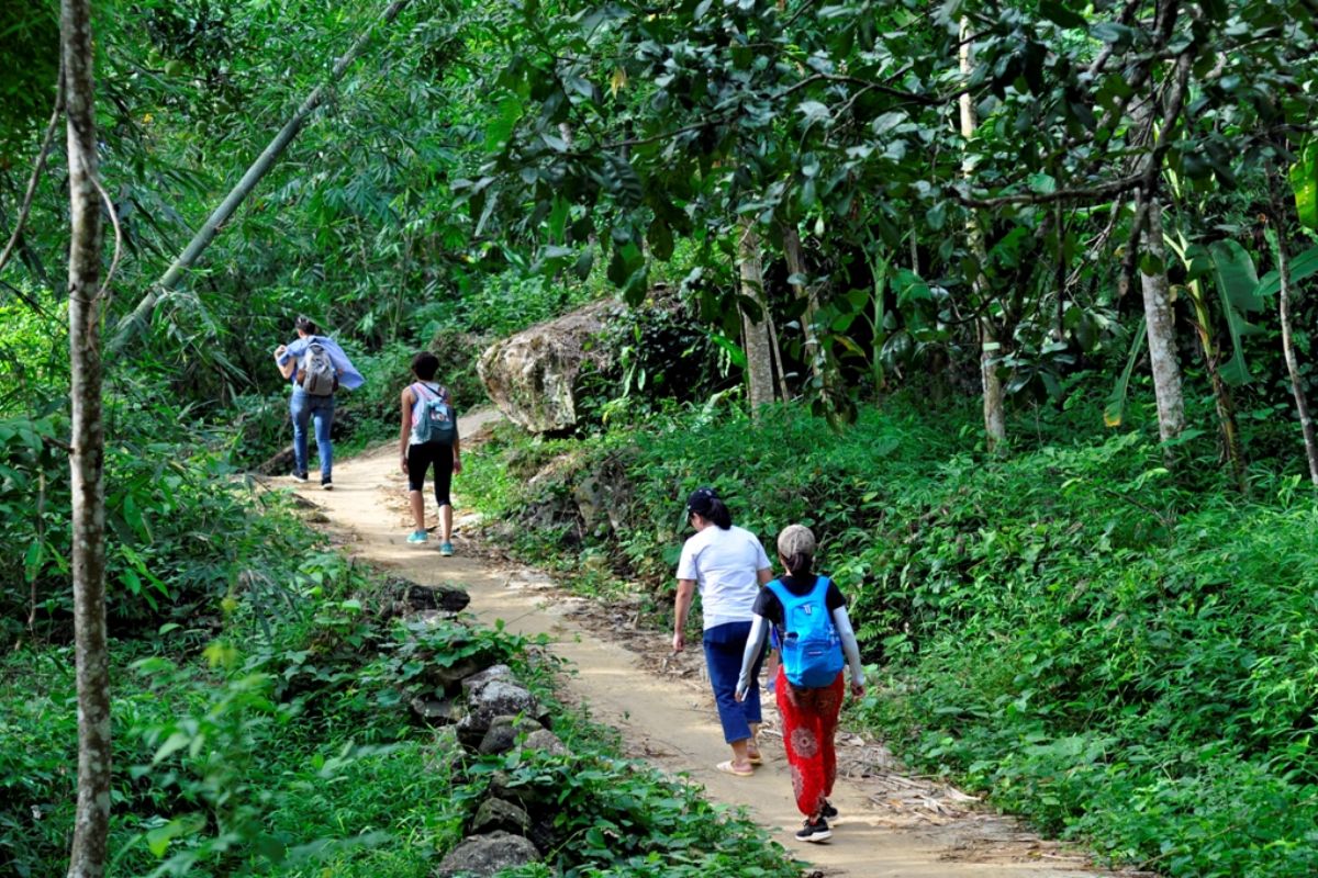 Son – Ba – Muoi Trek