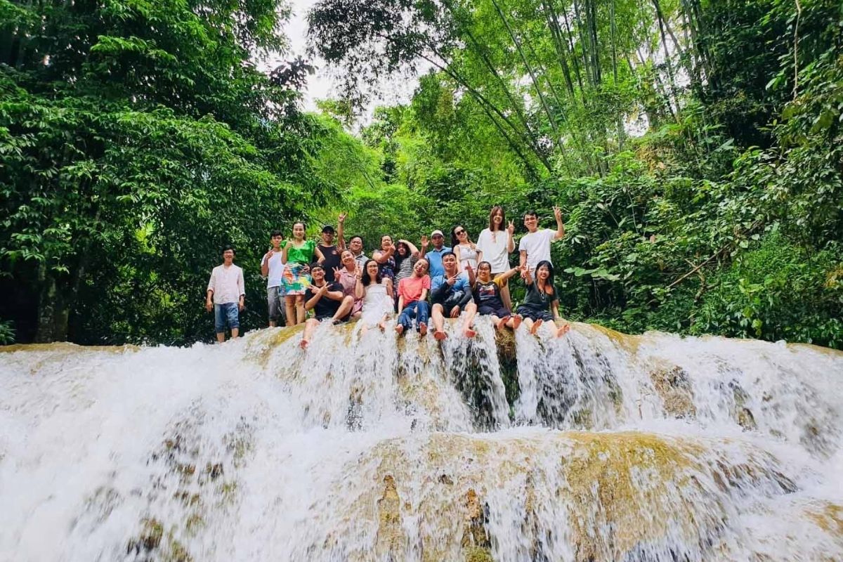 Walking Hieu Waterfall