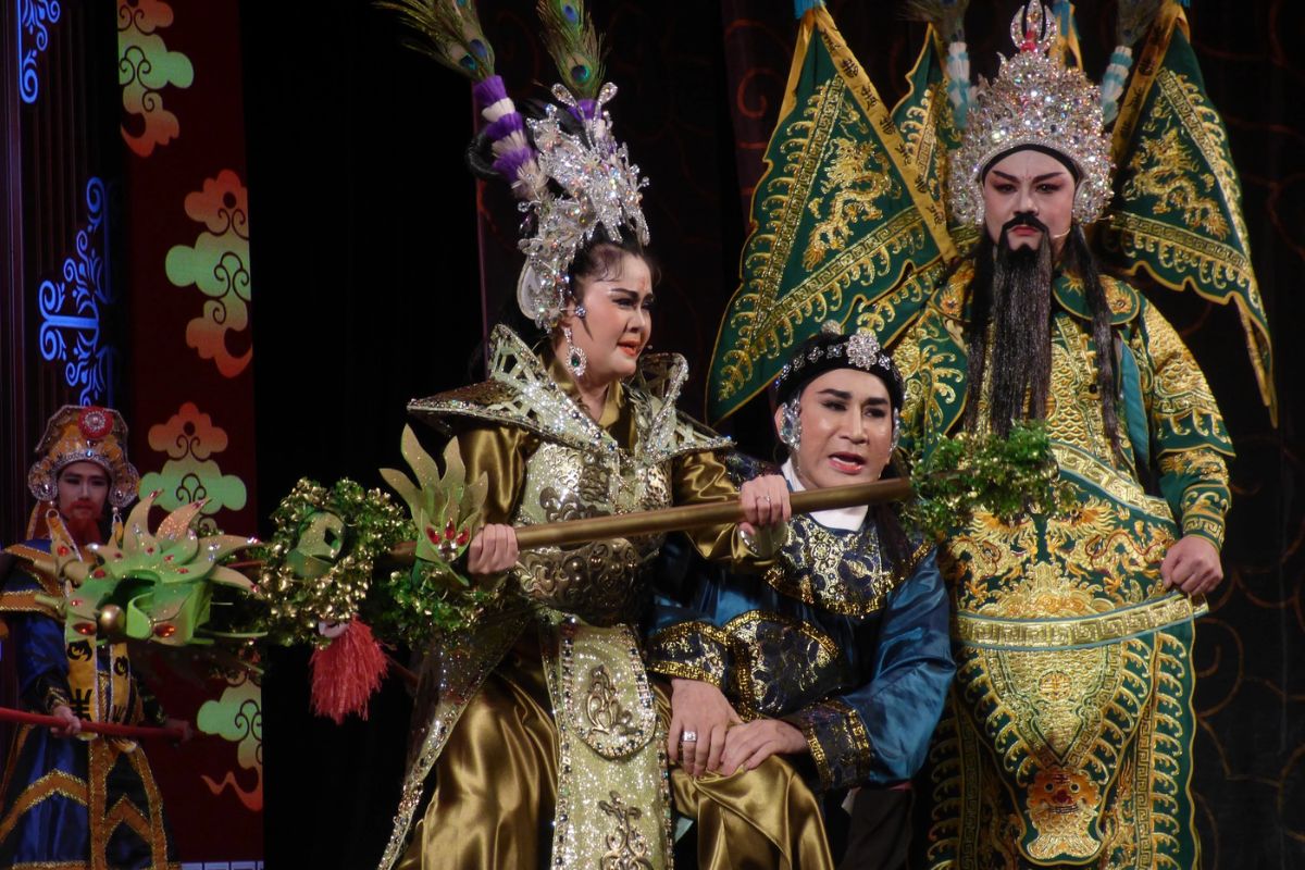 Cai Luong at Tran Huu Trang Theatre