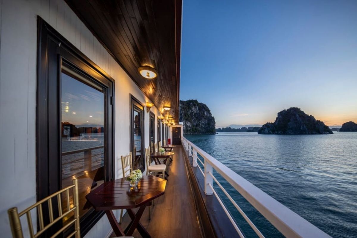 Suite Ocean View with Balcony
